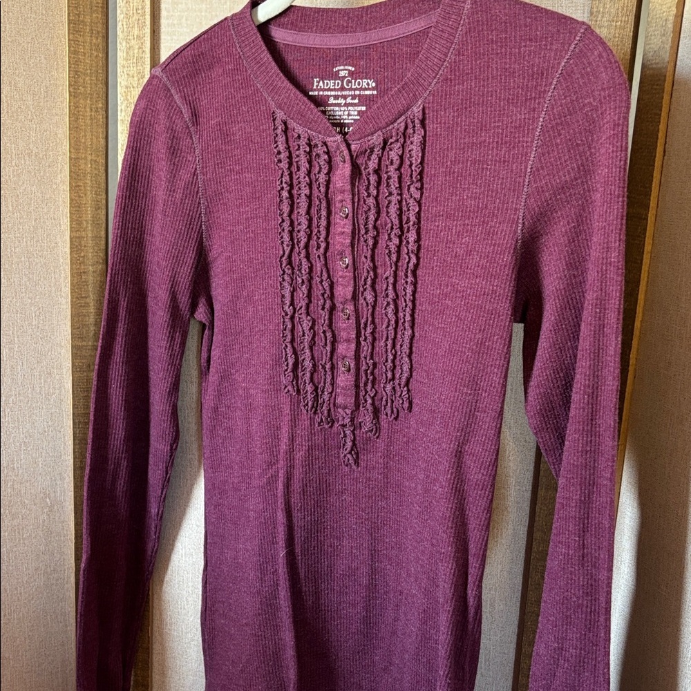 Faded Glory Women's Long Sleeve Ruffle Front Top Small